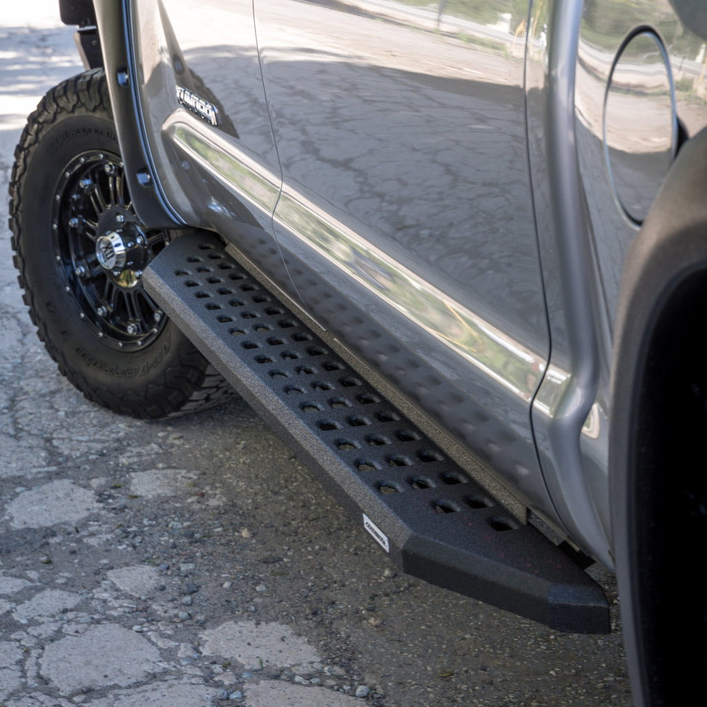 RB20 Running Boards with Mounting Brackets Kit - Double Cab - Go Rhino - 69443580T